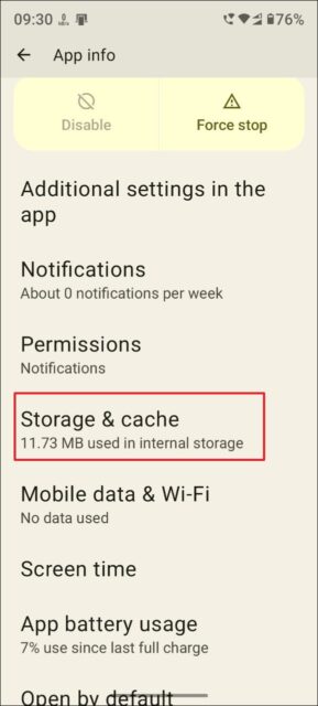 در صفحه بعد، روی «Storage and Cache» ضربه بزنید.