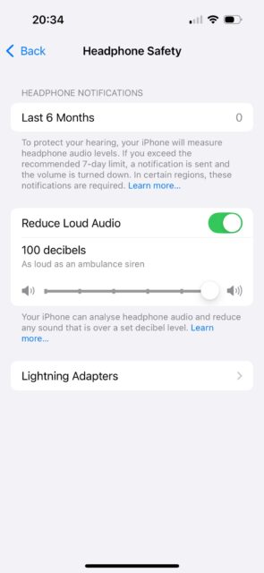 به Settings Sounds & Haptics Headphone Safety بروید. در آنجا می‌توانید گزینه Reduce Loud Sounds را تغییر دهید