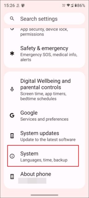 برنامه تنظیمات را باز کنید و روی 'System' ضربه بزنید.