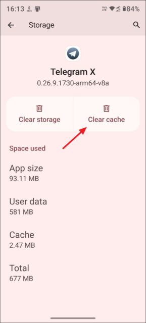 اکنون، می‌توانید روی گزینه «Clear Cache» ضربه بزنید تا کش آن برنامه پاک شود.